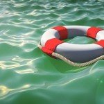 Private-Hire Driver drives into water after being chased