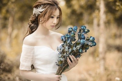 Graduate Girlfriend look down on Private Hire Driver BF